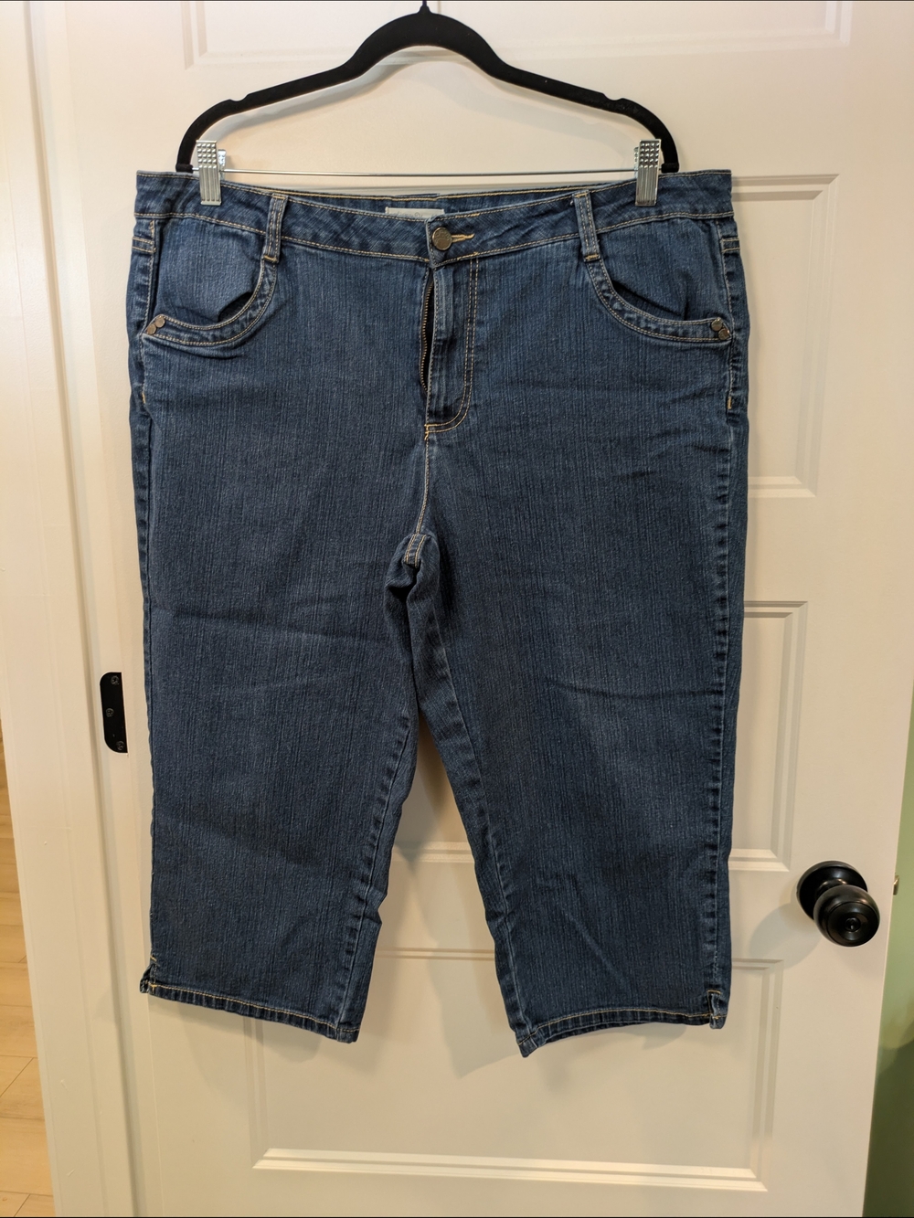 Classic Blue Cropped Women's Jeans - Stretch Capri